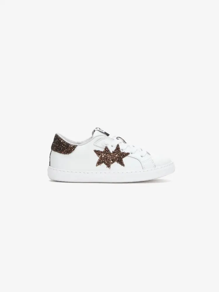 sneakers junior low in pelle bianca con dett.agli in glitterati bronzo