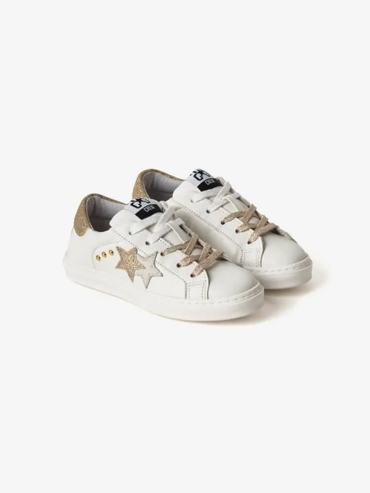 scarpe bianche bambina dettagli oro miniatura 2