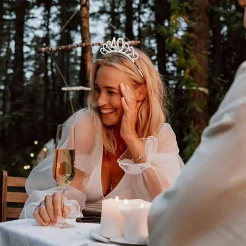 40 Anni Compleanno Crown e Fascia, Fascia e diadema per 40° compleanno per donna, Compleanno Corona e Fascia, Regalo per 40° Compleanno, per Feste di Buon 40° Compleanno (Bianco) miniatura 2