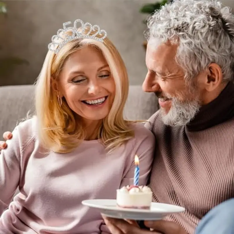 50 Anni Compleanno Crown e Fascia, Fascia e diadema per 50° compleanno per donna, Compleanno Corona e Fascia, Regalo per 50° Compleanno, per Feste di Buon 50° Compleanno (Bianco) miniatura 2