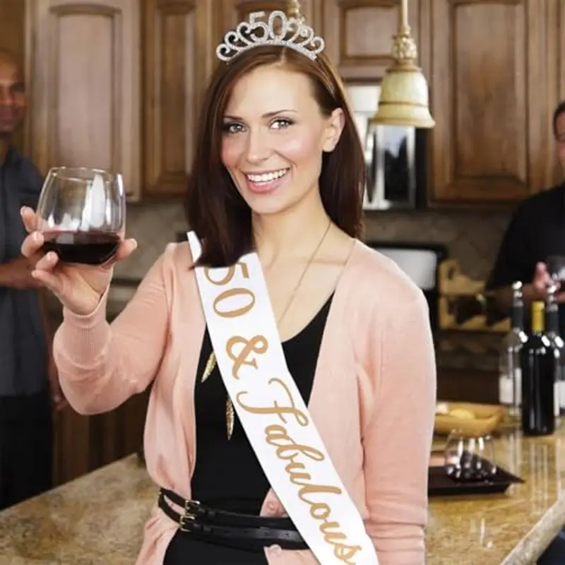 50 Anni Compleanno Crown e Fascia, Fascia e diadema per 50° compleanno per donna, Compleanno Corona e Fascia, Regalo per 50° Compleanno, per Feste di Buon 50° Compleanno (Bianco) miniatura 3