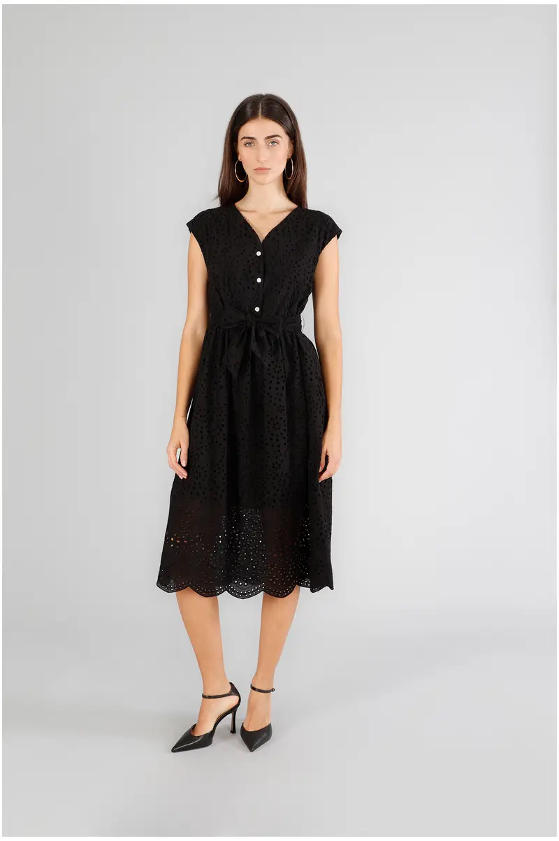 abito con fusciacca in sangallo nero s