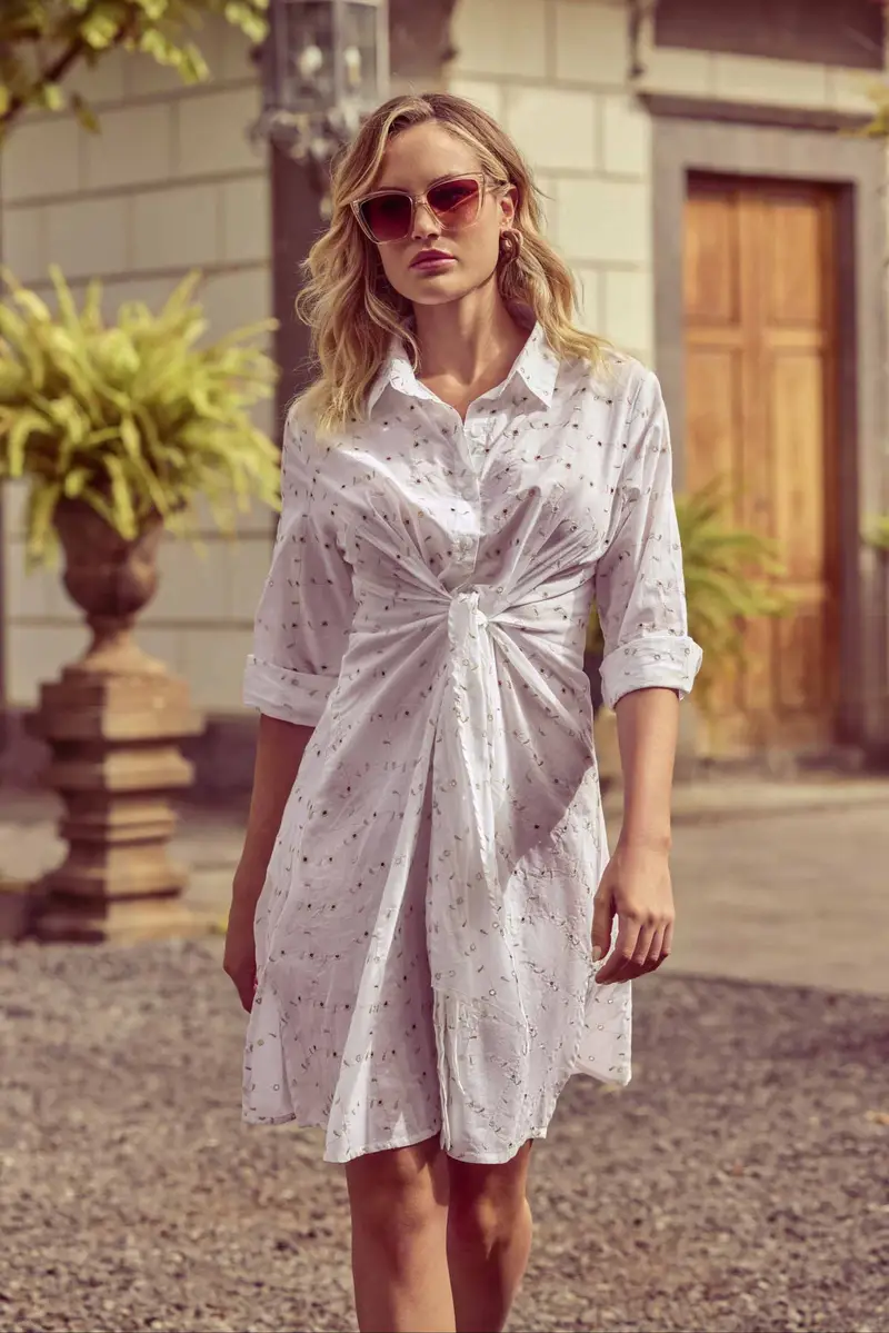 ABITO CON RICAMI E NODO IN VITA SALLY | Colore: Bianco | Taglia: S