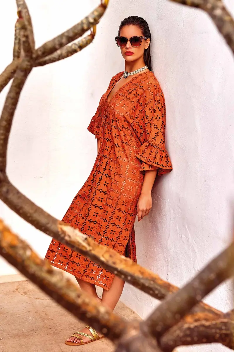 ABITO LUNGO IN PIZZO PREGIATO SAMIRA | Colore: Bronzo | Taglia: One size