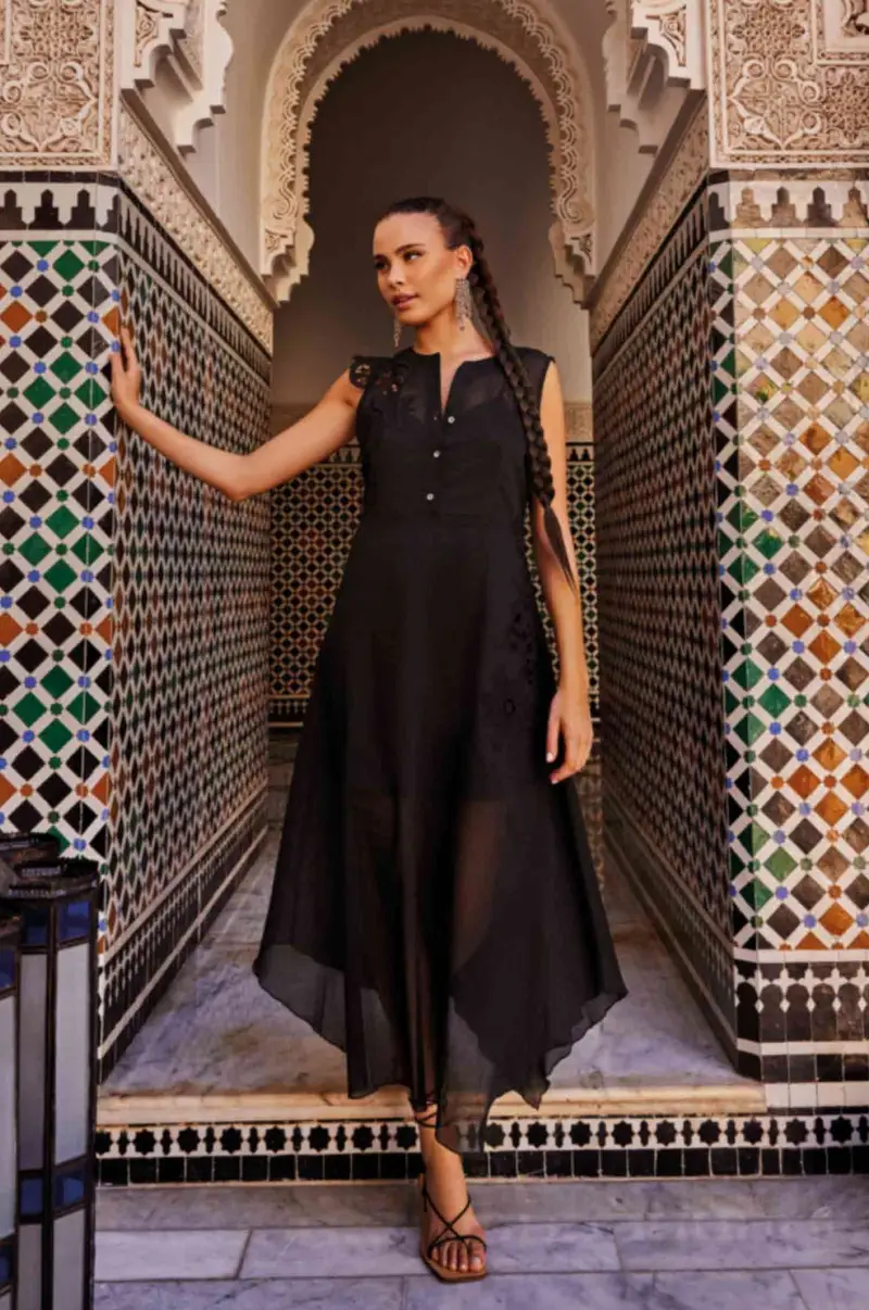 ABITO LUNGO MERLETTI E TRASPARENZE | Colore: Nero | Taglia: XL