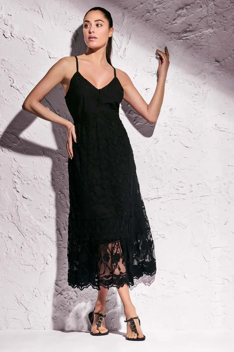 ABITO LUNGO PIZZO RICAMATO | Colore: Nero | Taglia: L