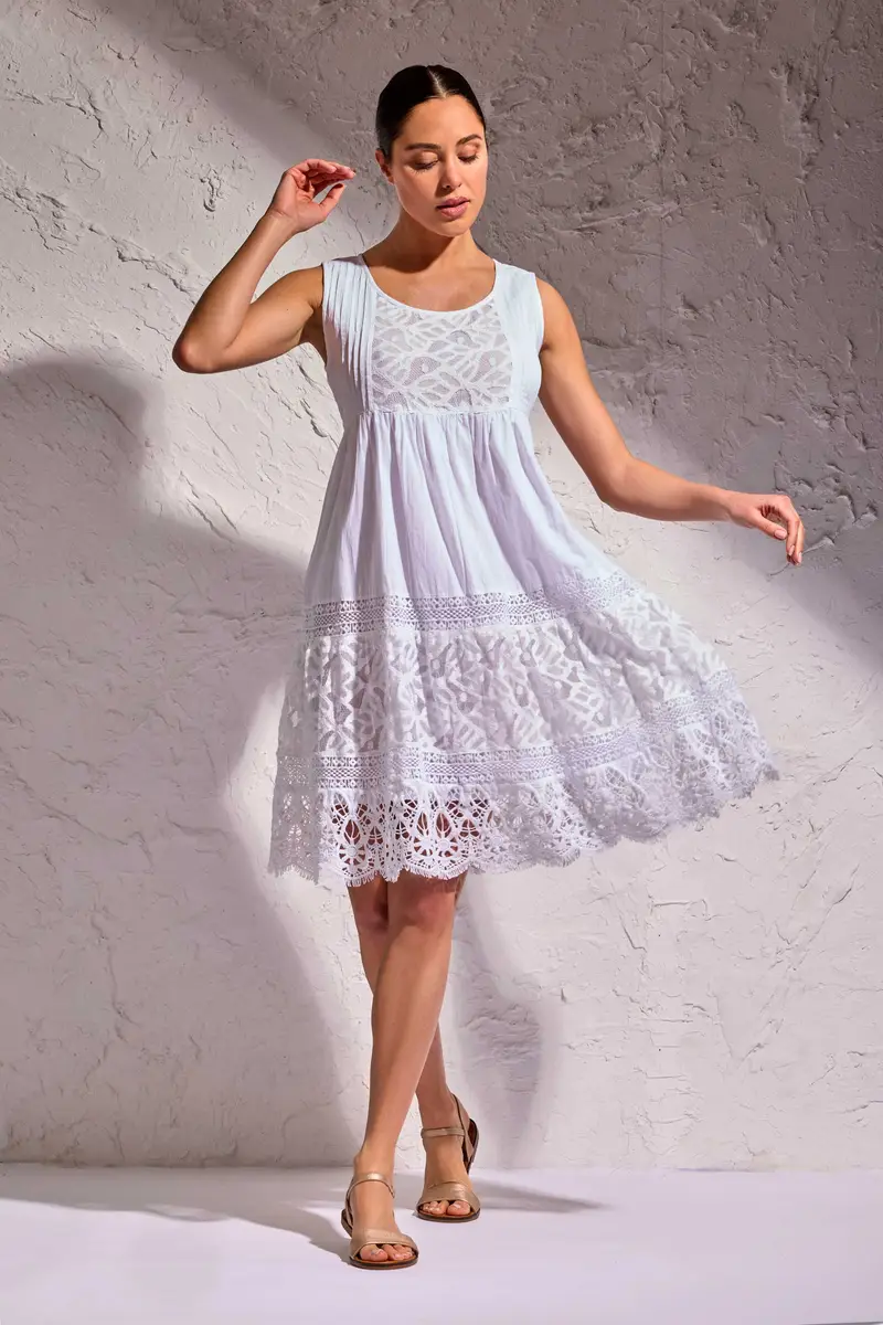 ABITO SMANICATO CON RICAMI IN PIZZO PILAR | Colore: Bianco | Taglia: XL