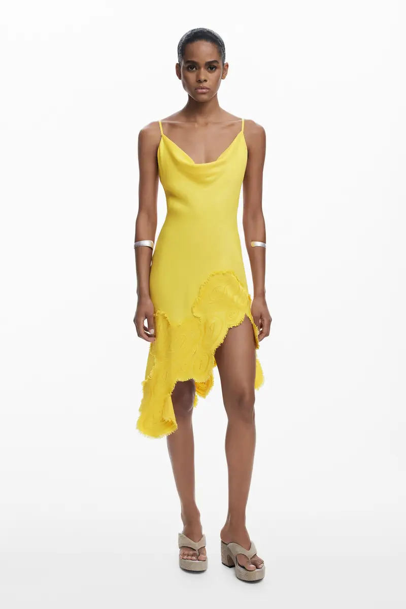 Abito sottoveste asimmetrico