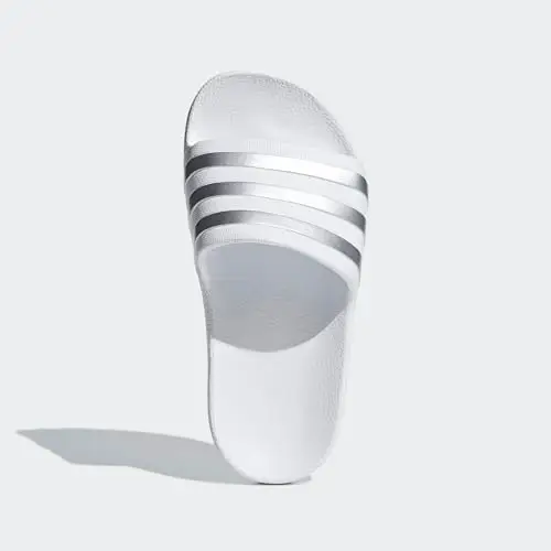 adidas Adilette Aqua Slides Kids, Infradito Unisex - Bambini e ragazzi, Cloud White / Silver Met / Cloud White, 28 EU miniatura 3