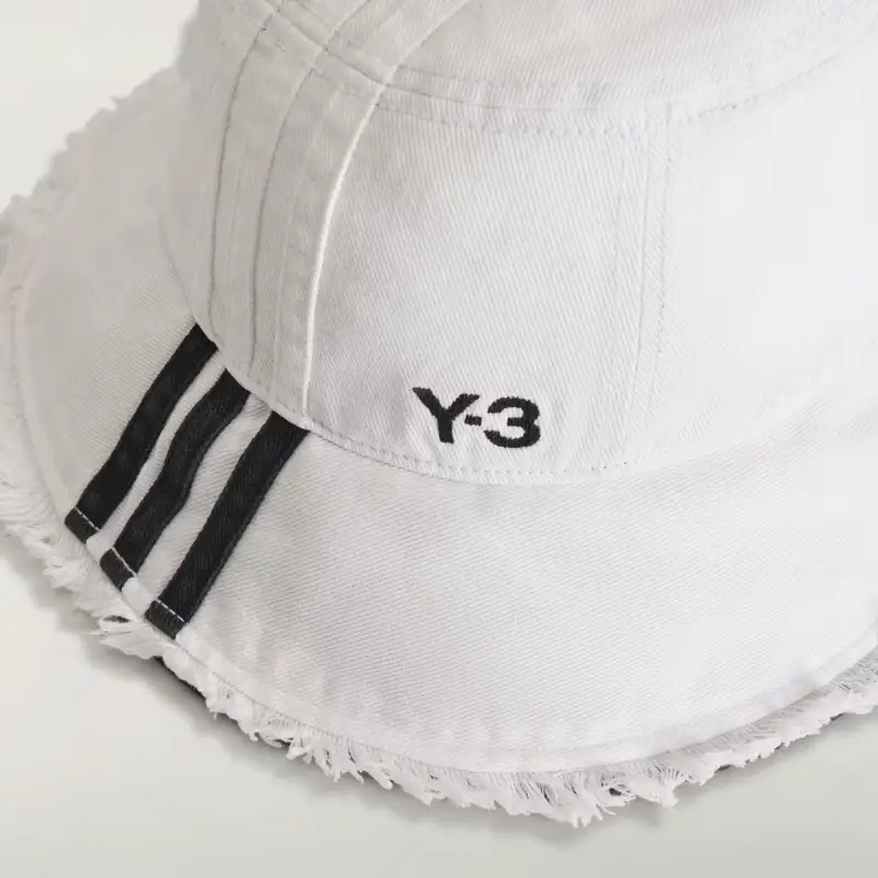 CAPPELLO A SECCHIELLO A STRISCE Y-3 Off White miniatura 3