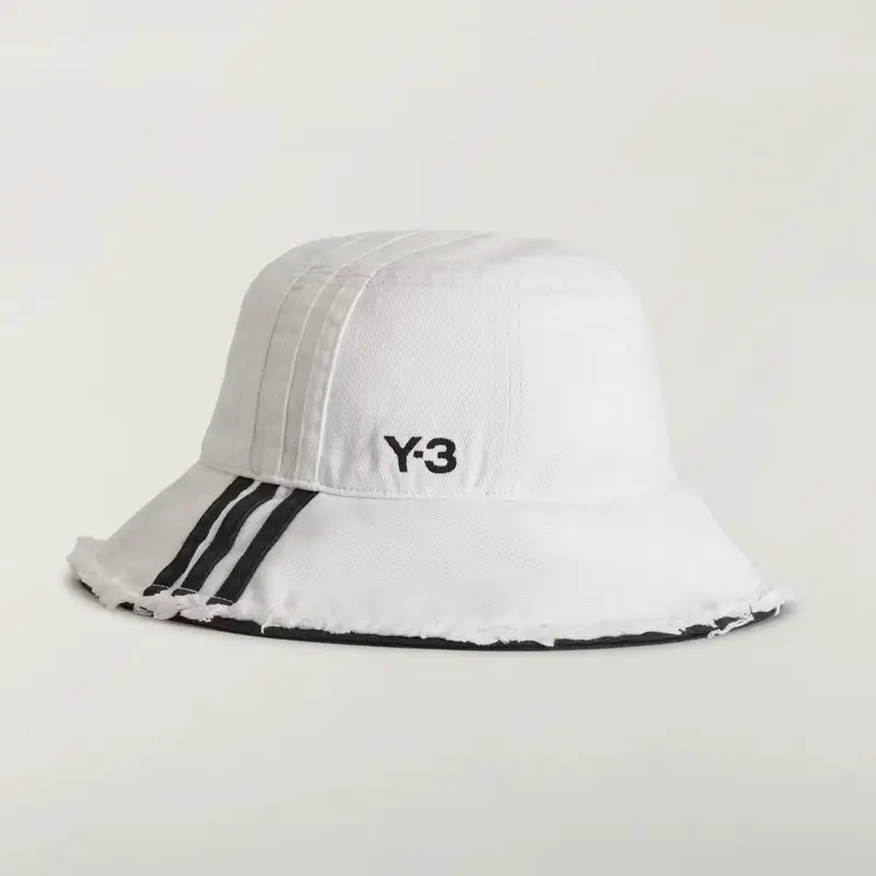 CAPPELLO A SECCHIELLO A STRISCE Y-3 Off White