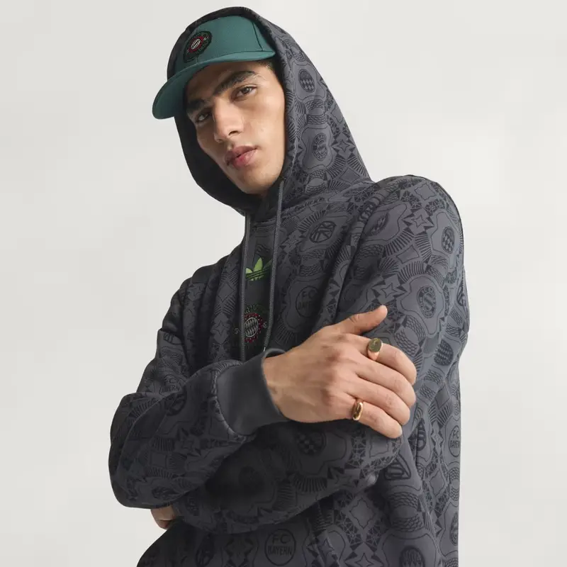 Felpa con cappuccio Wiesn FC Bayern Monaco Utility Black miniatura 4