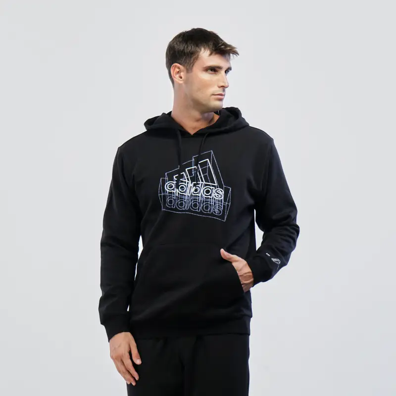 Felpa nera con cappuccio e tasche