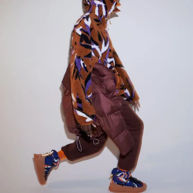 Giacca con cappuccio in pile jacquard Adidas X Stella McCartney con stampa all-over e ispessimento da donna capispalla marrone scuro IK9340 XL miniatura 4