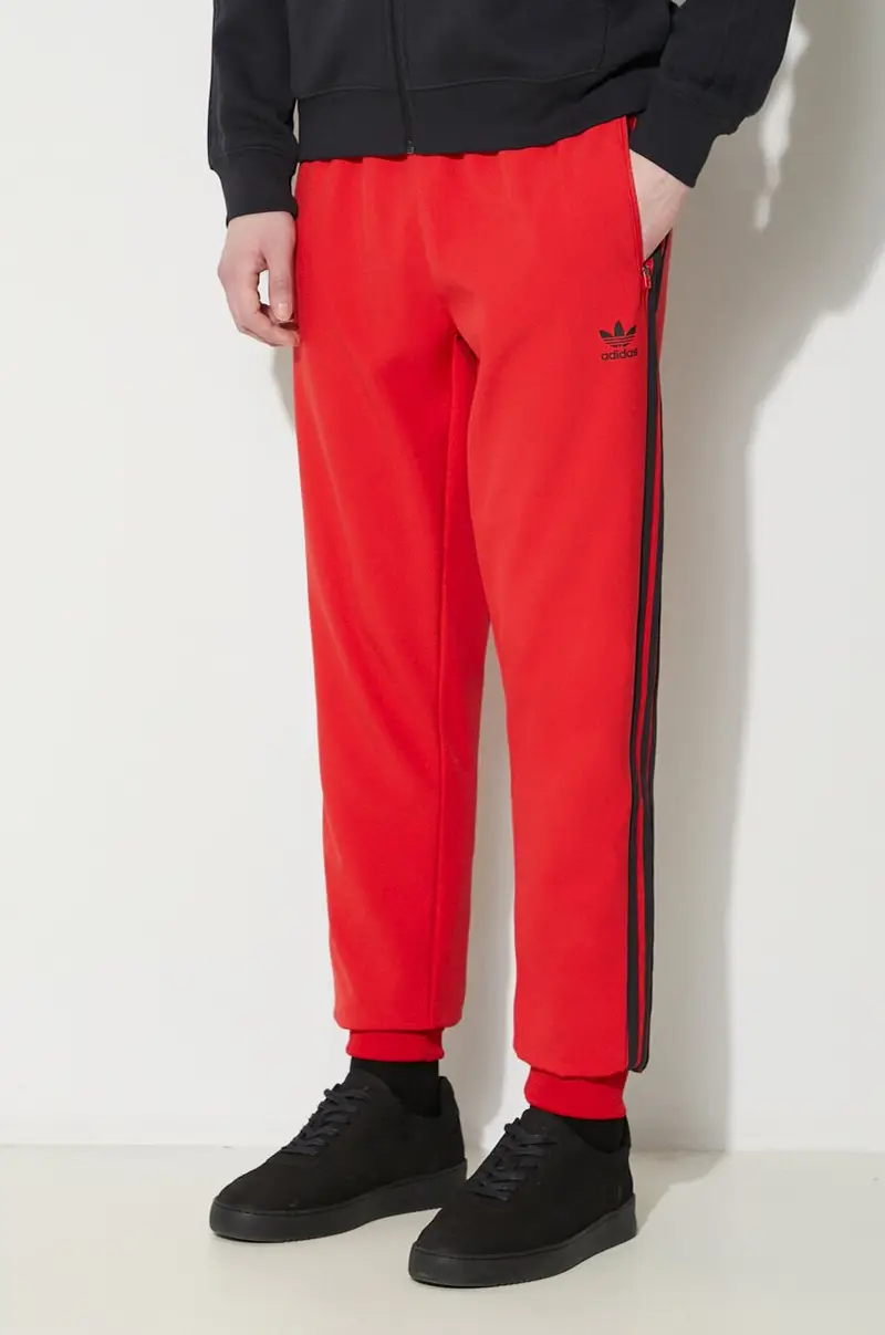 joggers colore rosso con applicazione IS2808