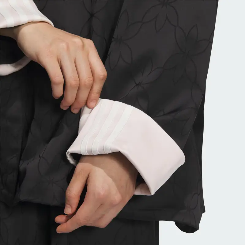 Adidas Maglia Donna Nera in Tessuto Confortevole e Versatile miniatura 4