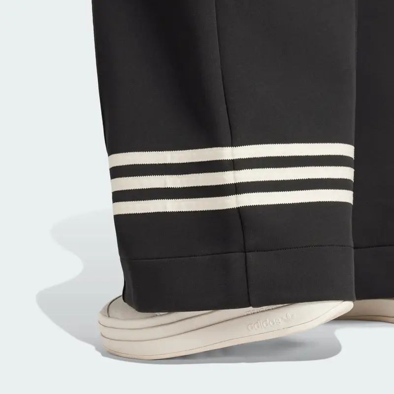 ADIDAS ORIGINALS Pantaloni 'Adicolor Neuclassics' nero / bianco miniatura 3