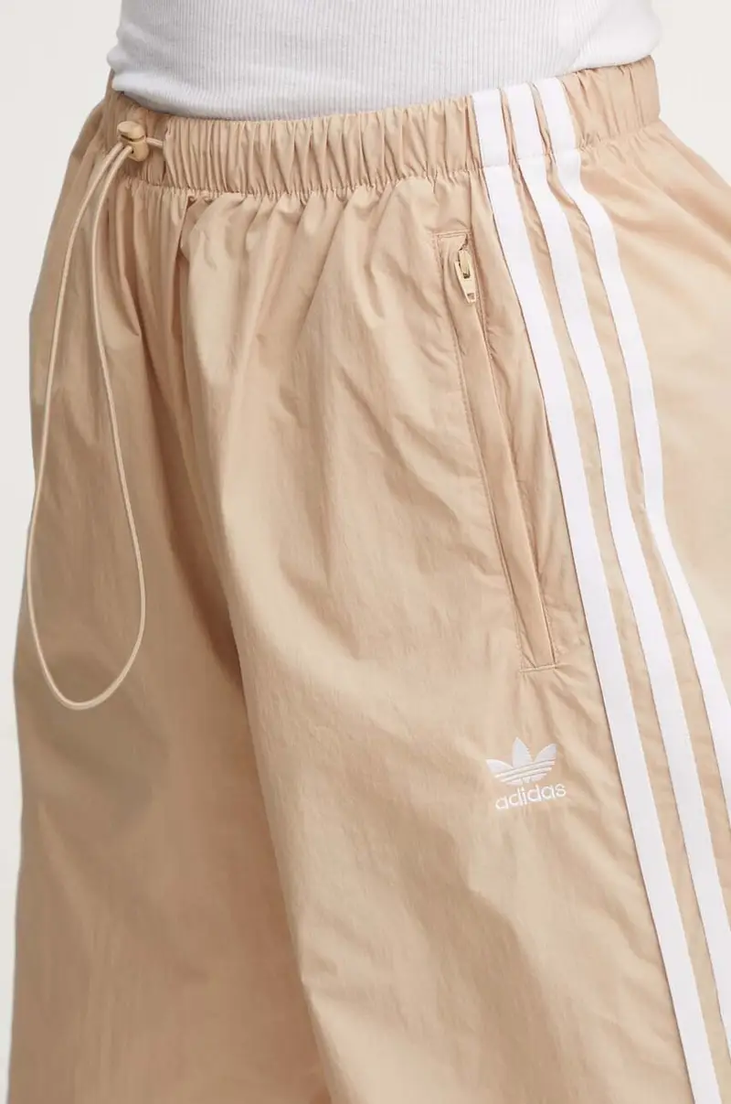 pantaloni della tuta colore beige con applicazione IY7252 miniatura 4