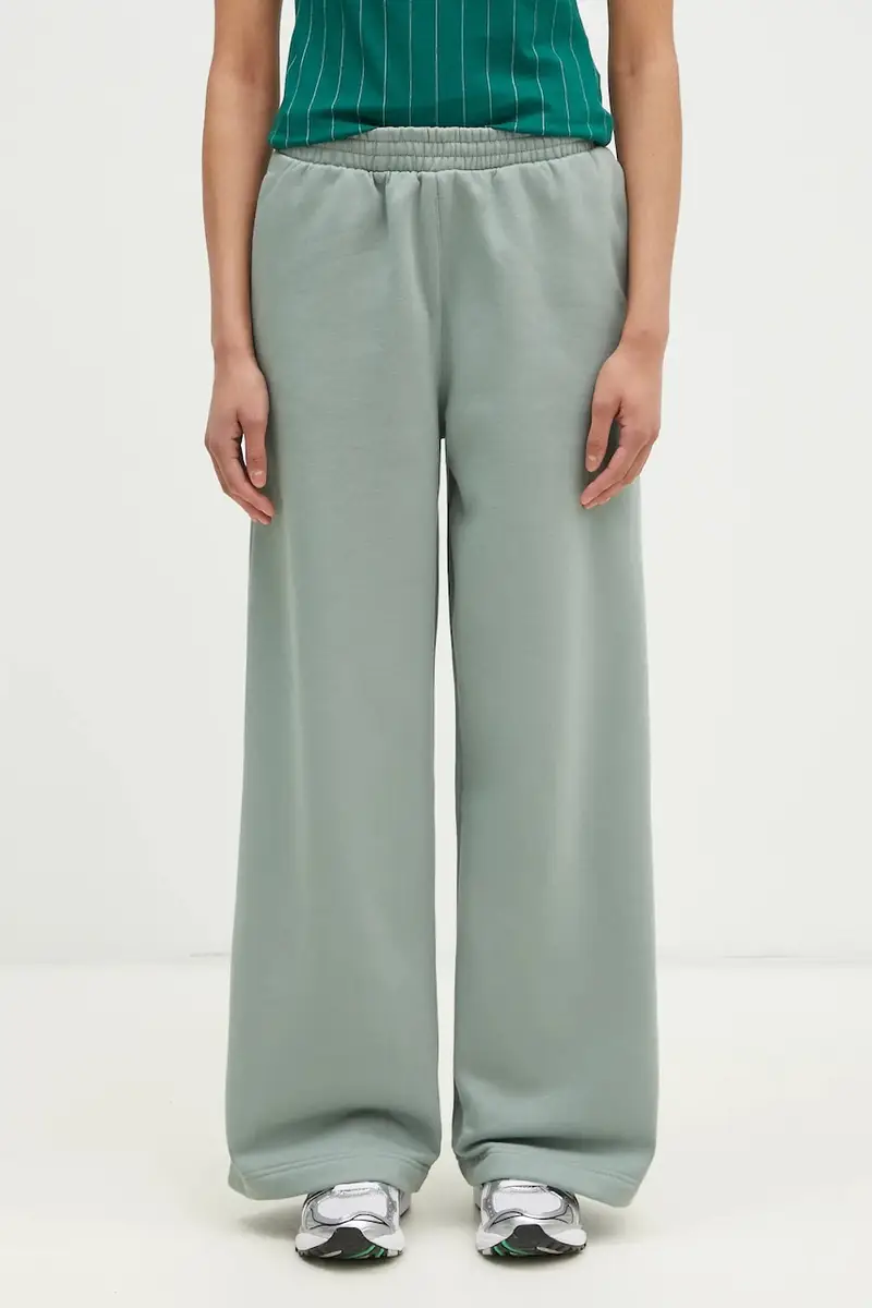 pantaloni della tuta Essential colore verde JM1090