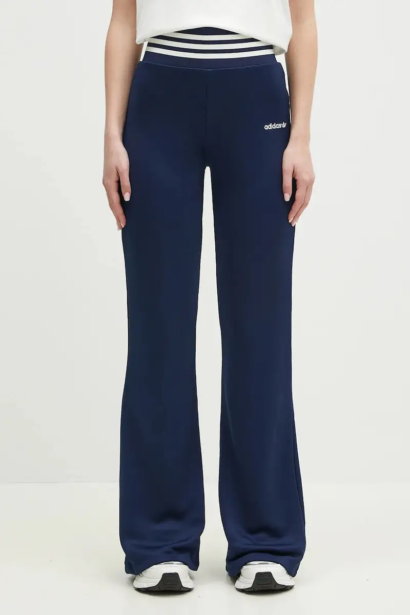 pantaloni della tuta FLARED PANTS colore blu navy con applicazione JC7688