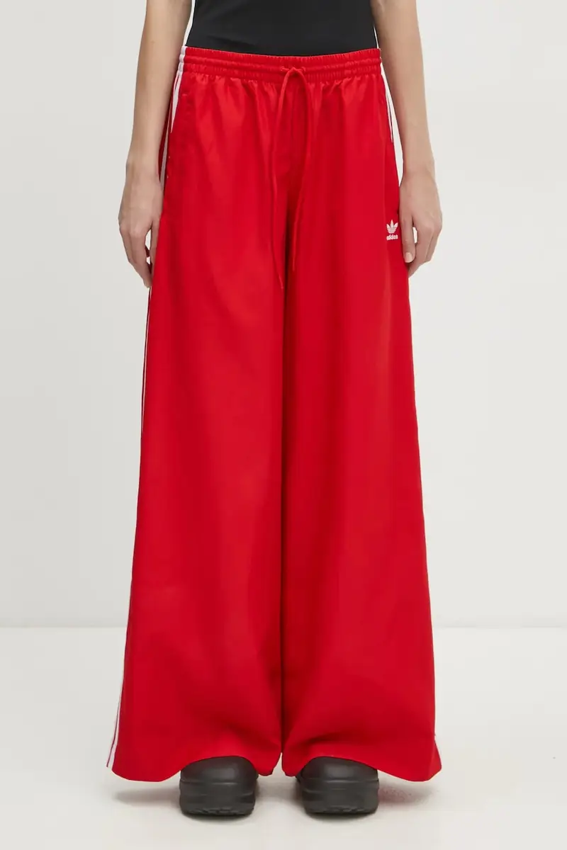 pantaloni della tuta OVERSIZED TP colore rosso con applicazione JD3388