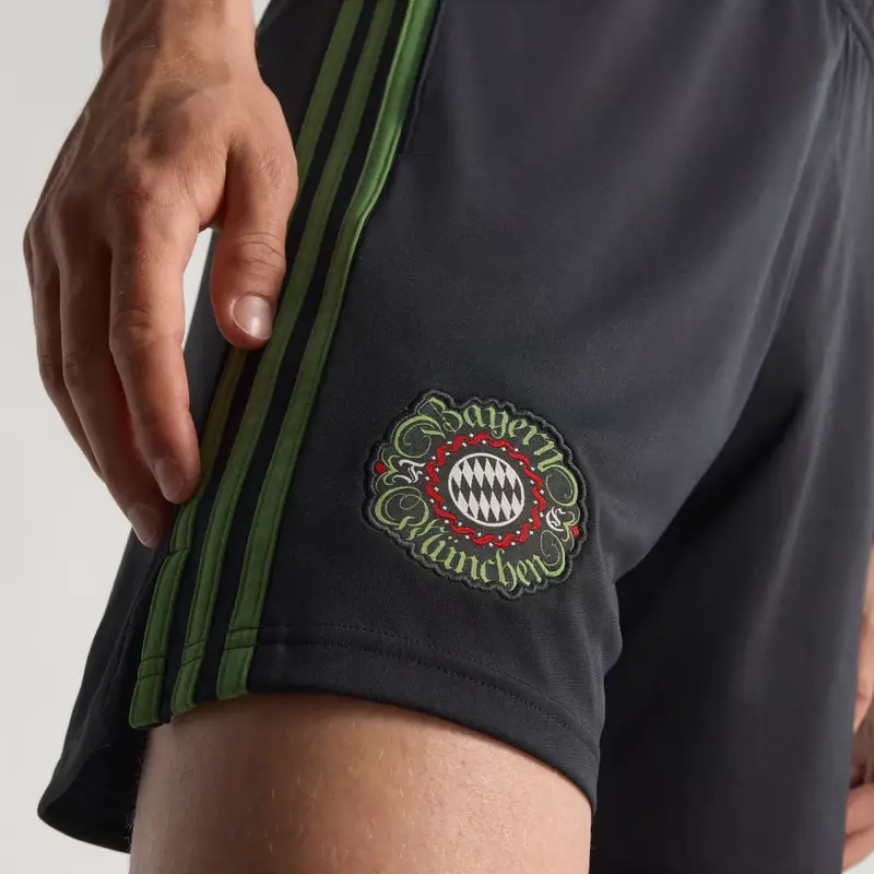 Pantaloncini Wiesn 25/26 FC Bayern MÃ¼nchen Black miniatura 3