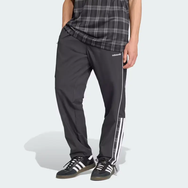 Pantaloni da allenamento con vestibilitÃ ampia in tartan Black