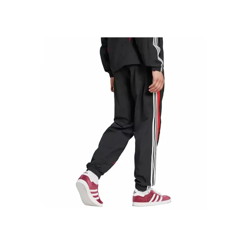 Adidas Pantaloni da Tuta Sportivi Nero e Rosso Uomo in Maglia miniatura 3