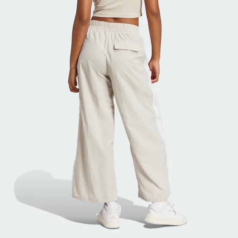 Pantaloni Essentials 3-Stripes Lifestyle Woven Parachute Beige miniatura 2