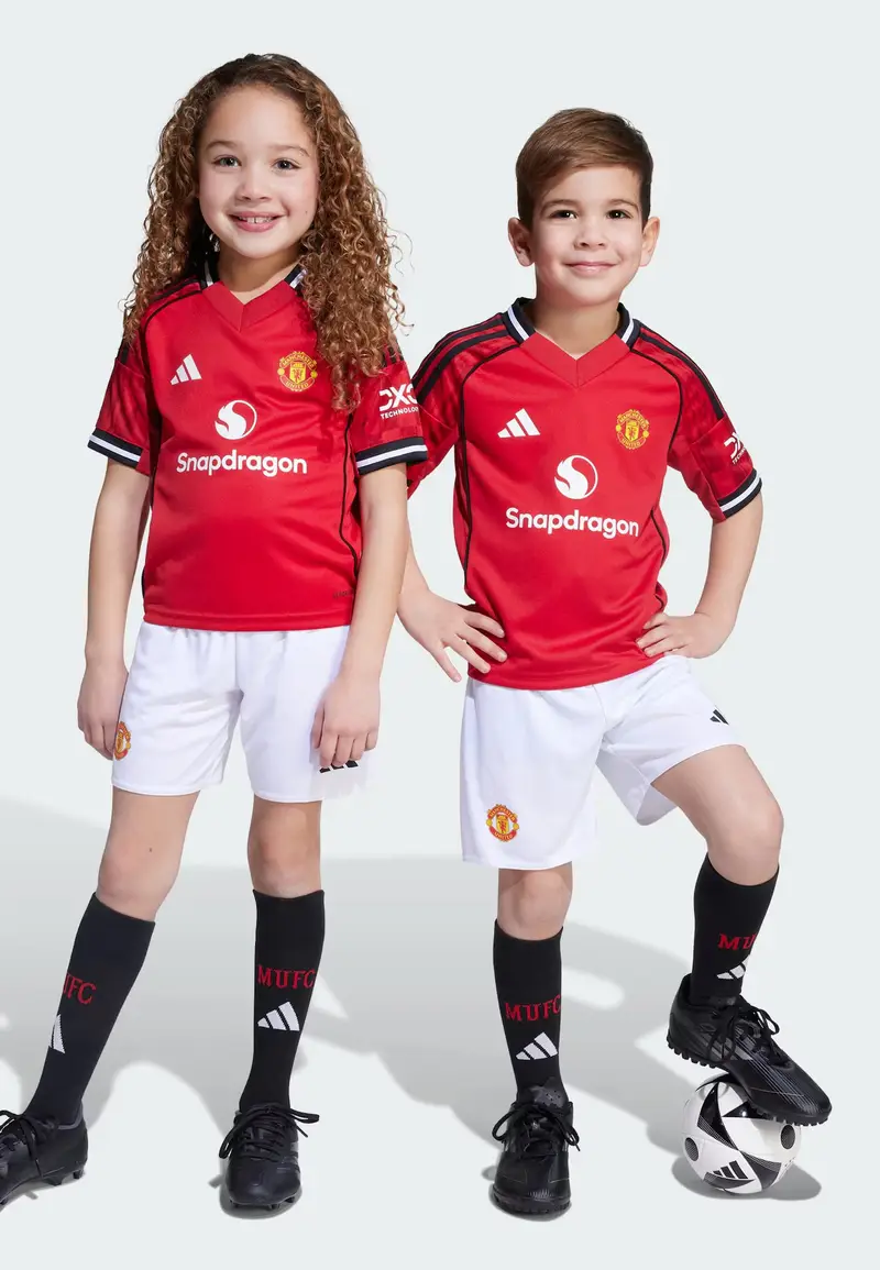 Completo per l'allenamento 'Manchester United 25/26 Home Mini Kit' giallo / rosso / nero / bianco miniatura 3