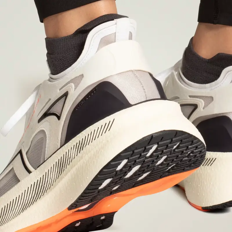 Scarpe adidas by Stella McCartney Ultraboost 5 Ivory miniatura 2