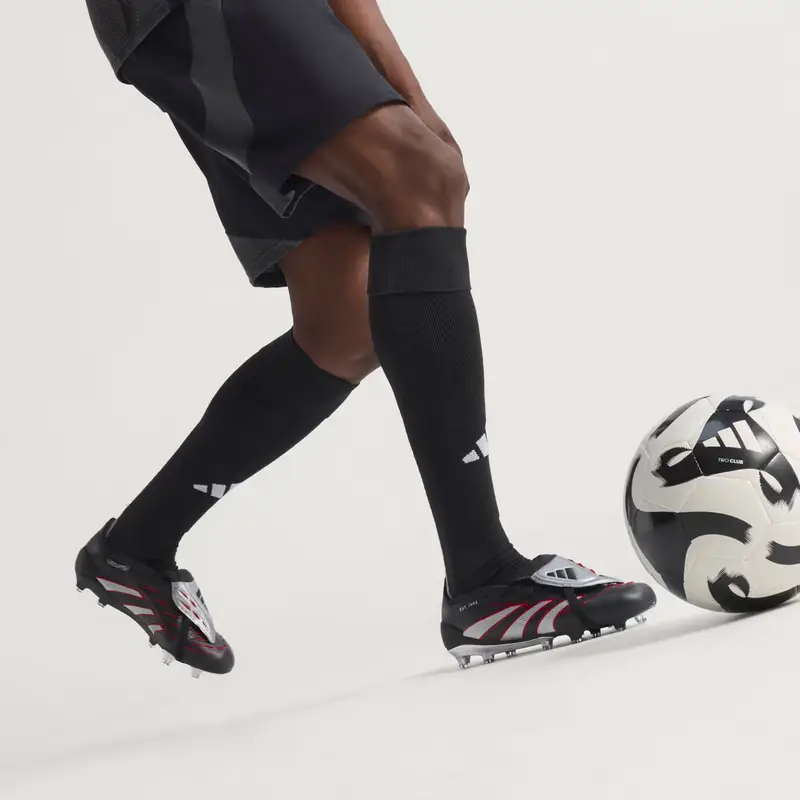 Scarpe da calcio Predator Obsidian Strike con linguetta ripiegata e suola rigida Core Black miniatura 2