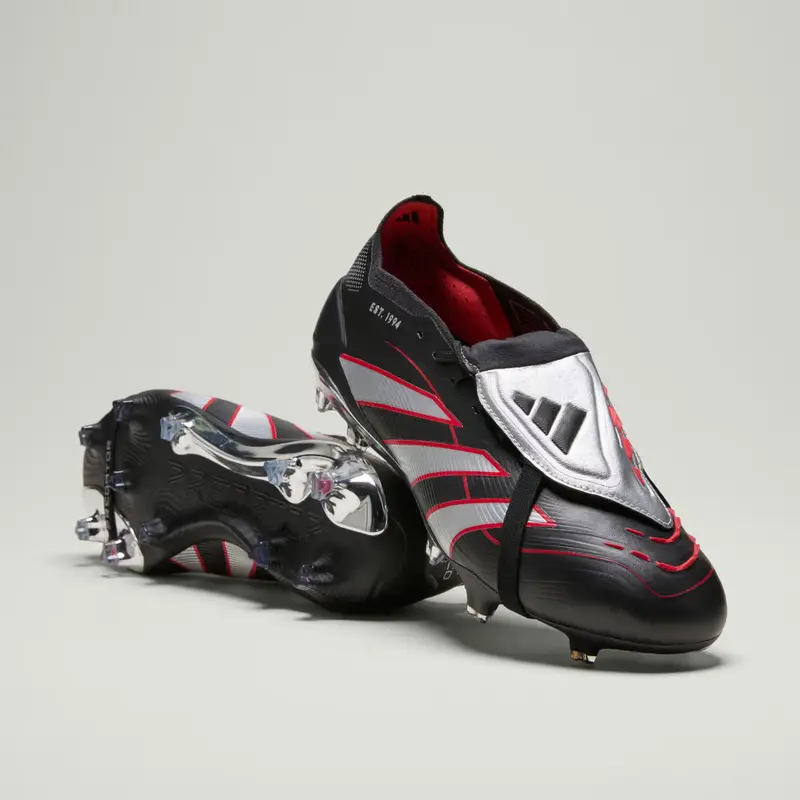 Scarpe da calcio Predator Obsidian Strike con linguetta ripiegata e suola rigida Core Black