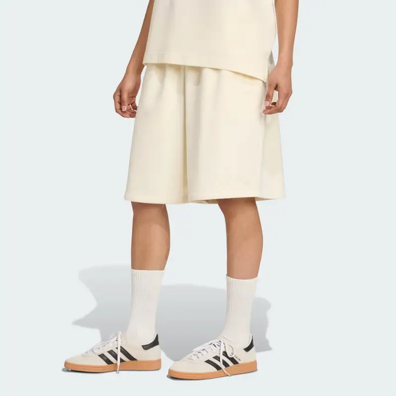 Short Essentials Linear Oversized Cream White