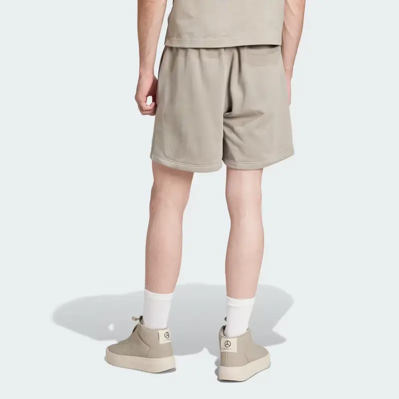 SHORT MERCEDES - AMG PETRONAS FORMULA ONE TEAM PREMIUM SWEAT Putty Beige miniatura 2