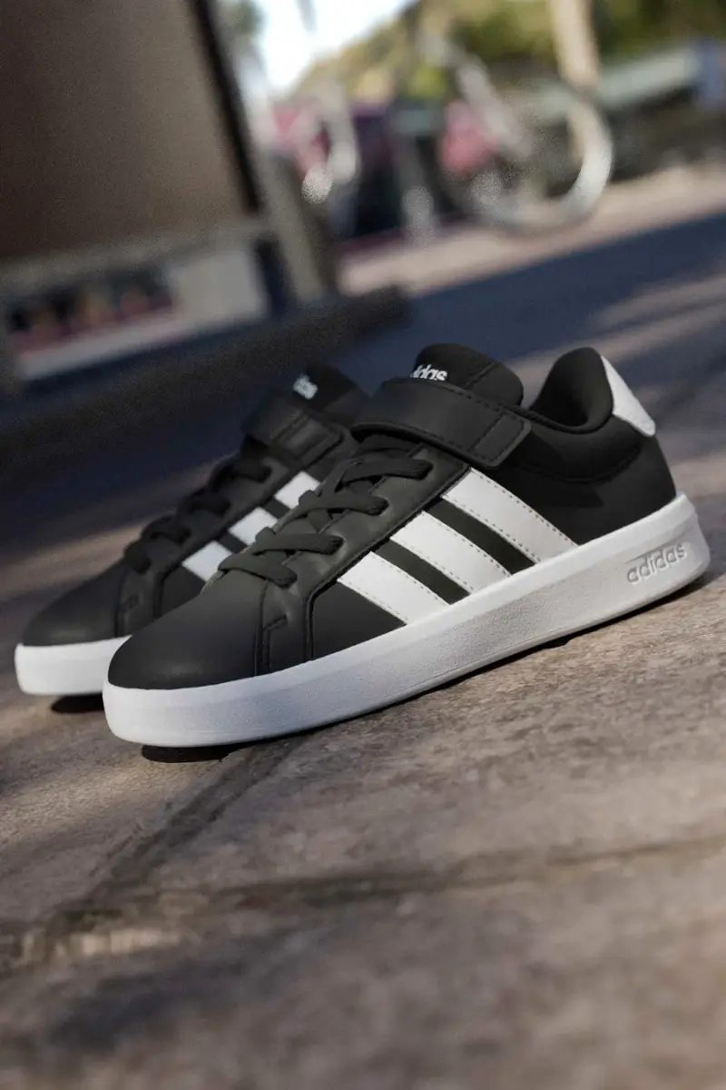 Sneakers nere con dettagli bianchi e chiusura a strappo Adidas Grand Court 3 0 El C [NERO