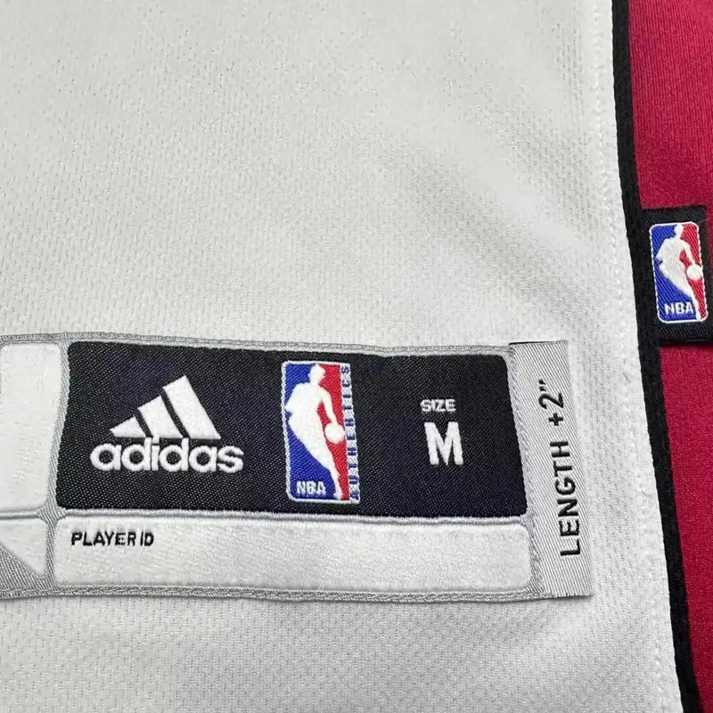 X Collaborazione NBA LeBron James Heat Numero 6 Maglia da basket casalinga senza maniche con scollo a V Unisex Maglia Bianca 7912A-331-K91382 S miniatura 3