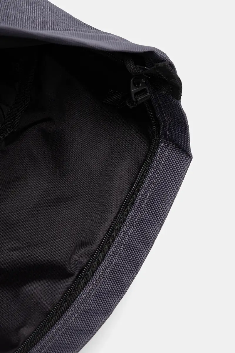 zaino colore grigio con applicazione JM5445 miniatura 5