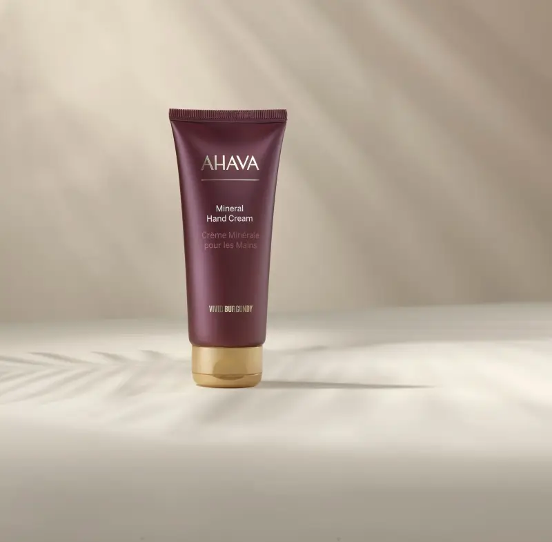 Deadsea Water Vivid Burgundy Hand Cream - Crema mani miniatura 2