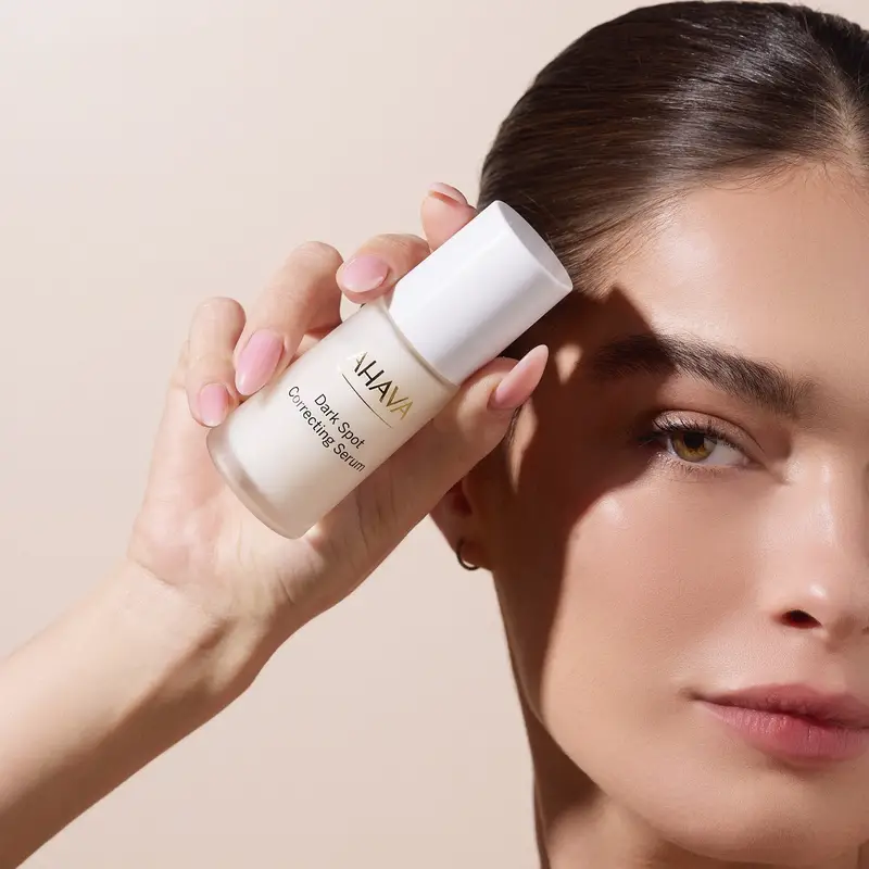 Even Tone & Radiance Dark Spot Correcting Serum - Siero viso antimacchie miniatura 3