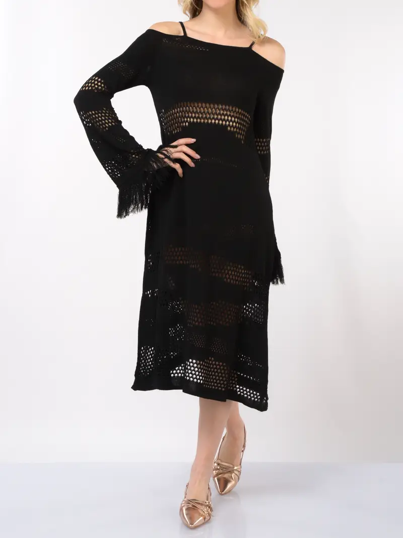 abito lungo da donna Akep in maglia con lavorazione traforata e frange NERO