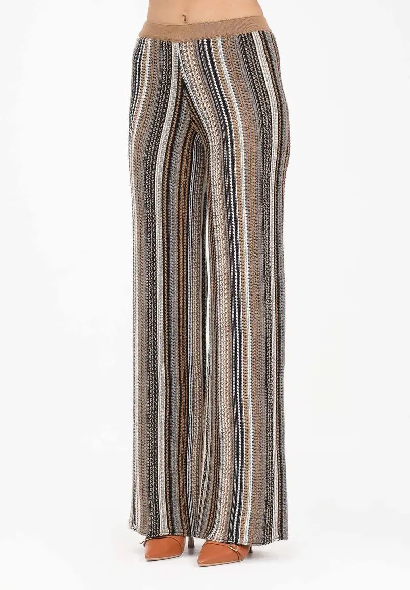 Pantalone a gamba dritta in maglia lavorata con righe multicolor da donna