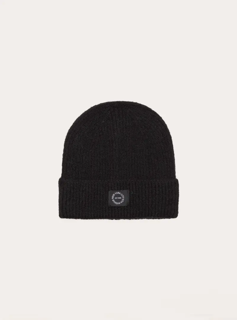 Cappello beanie con etichetta