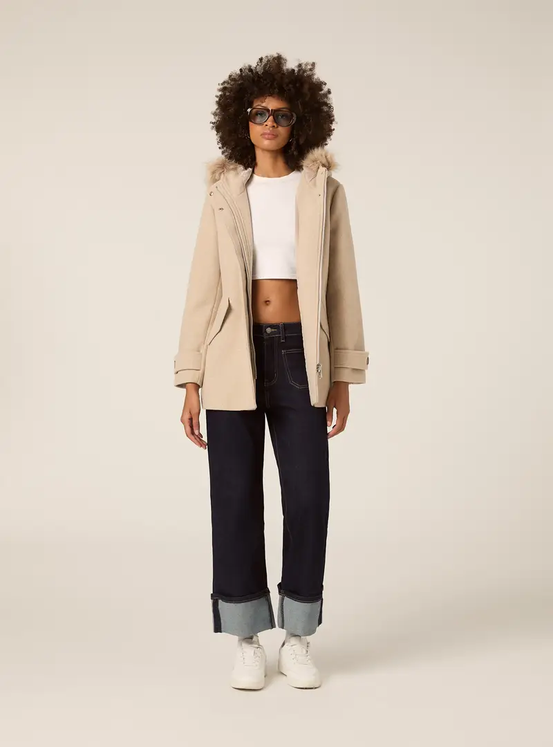 Cappotto con cappuccio e pelliccia