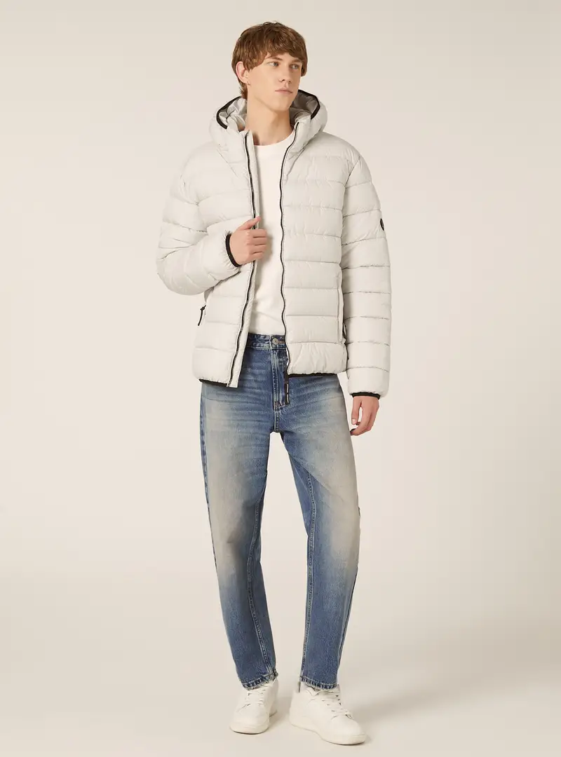 Giubbotto imbottito con cappuccio