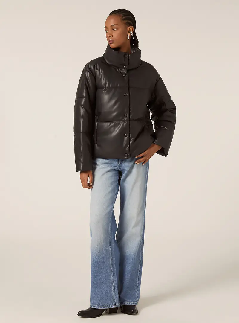 Giubbotto imbottito effetto pelle