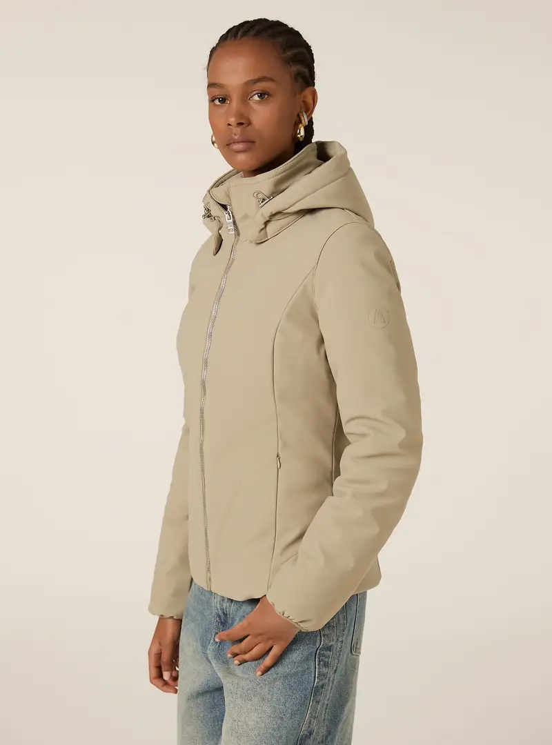 Giubbotto tecnico con cappuccio