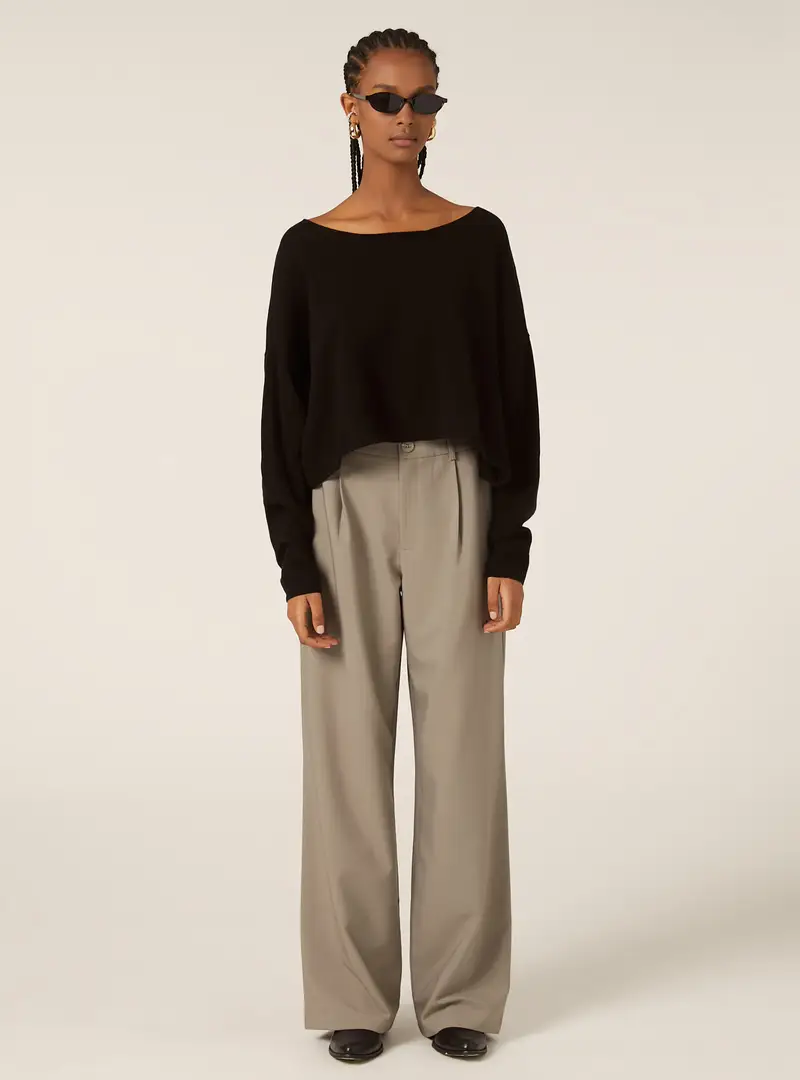 Maglia con scollo a barca in morbido cotone BK1 BLACK