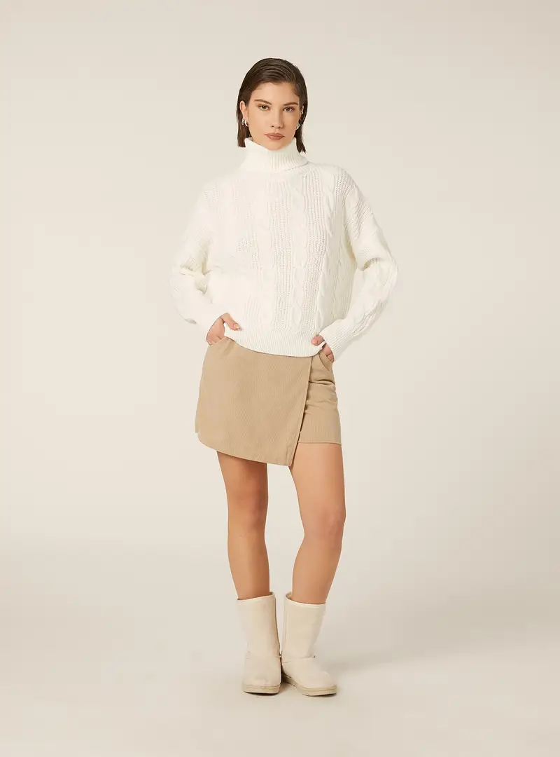 Pullover a collo alto con trecce WH2 WHITE