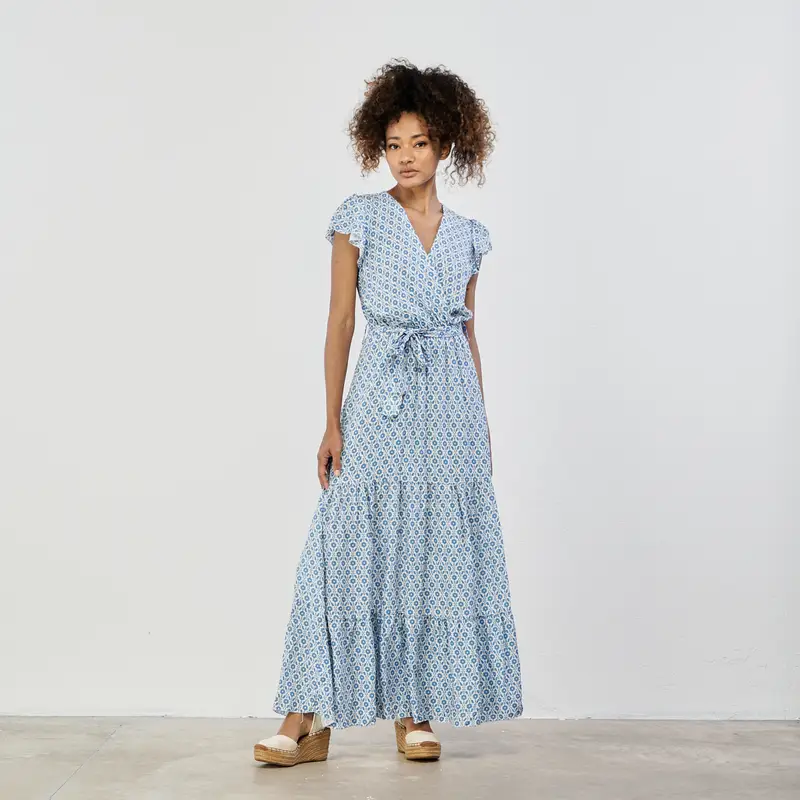 Abito azzurro lungo con balze e fusciacca in vita